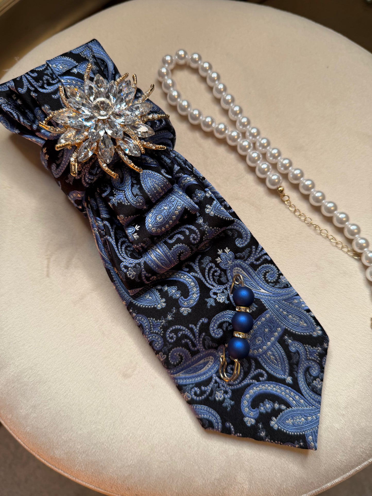 Sapphire Paisley Queen