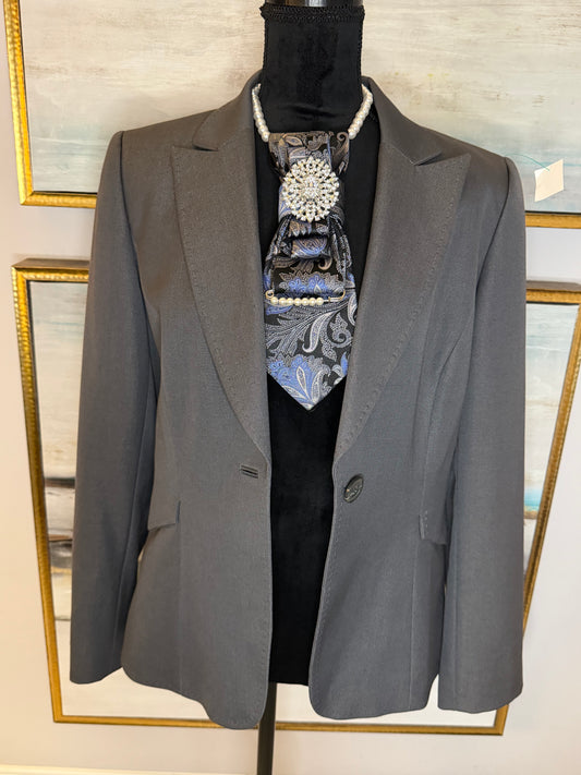 Tahari Gray Size 10(No Stretch) tie not included