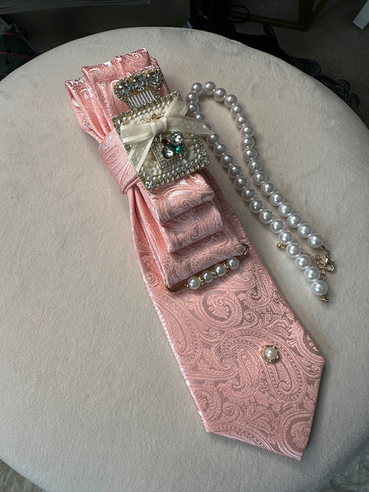 Crown & Cameo